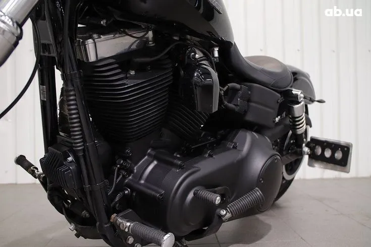 Harley-Davidson Dyna Image 8